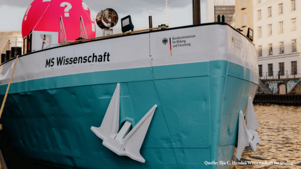 picture depicting the MS Wissenschaft floating museum